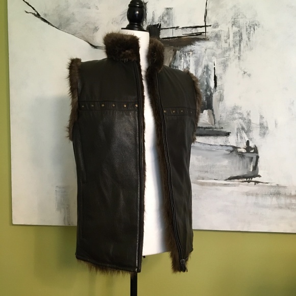 Reversible Fur Vest: green buying power of slow fashion - Picture 1 of 3